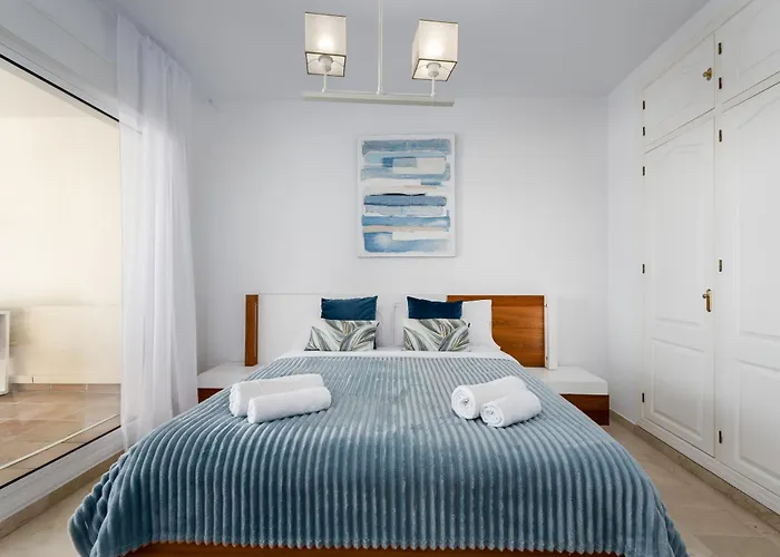 Right On The Beach - 4Br Seaview