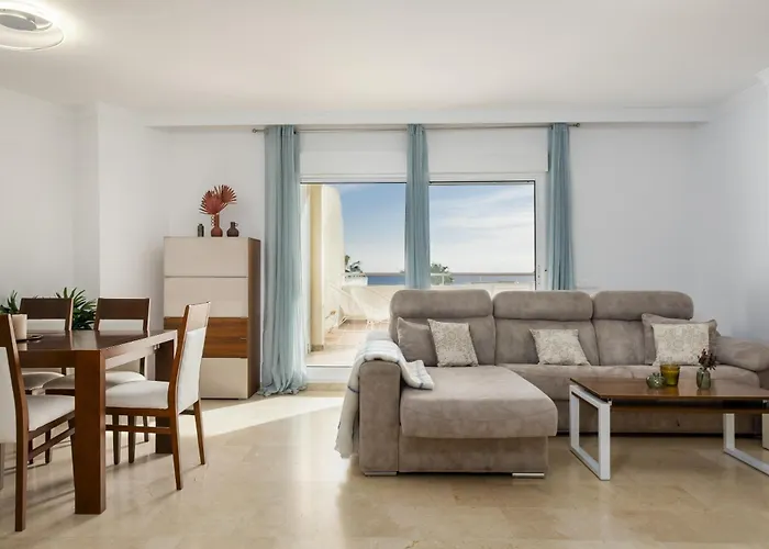 Right On The Beach - 4Br Seaview